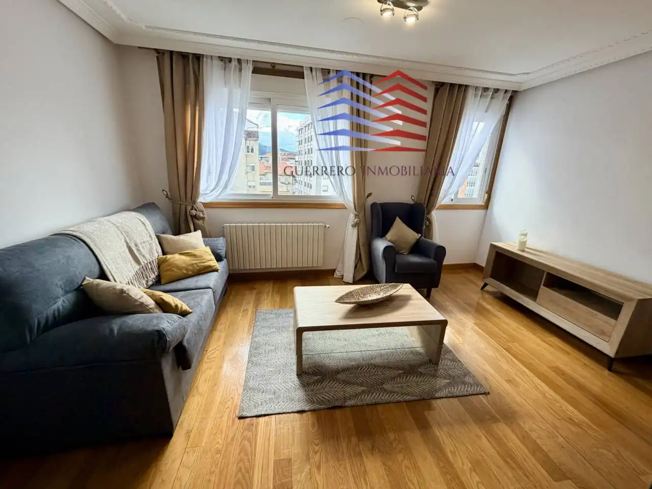 Living room of Apartments for rent in Ourense Capital   with Heating, Parquet flooring and Storage room