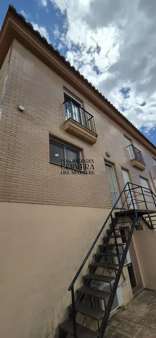Vista exterior de Casa adosada en venda en La Salzadella amb Aire condicionat, Calefacció i Jardí privat