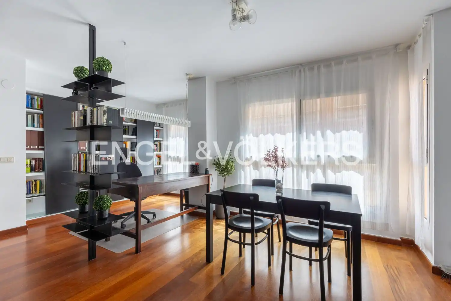 Comedor de Piso en venta en  Valencia Capital con Aire acondicionado, Calefacción y Parquet