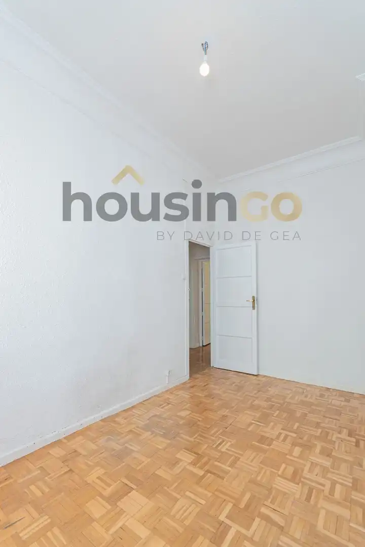 Flat for sale in Madrid  with Heating