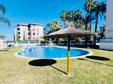 Appartement compact avec piscine à vendre à El Puerto