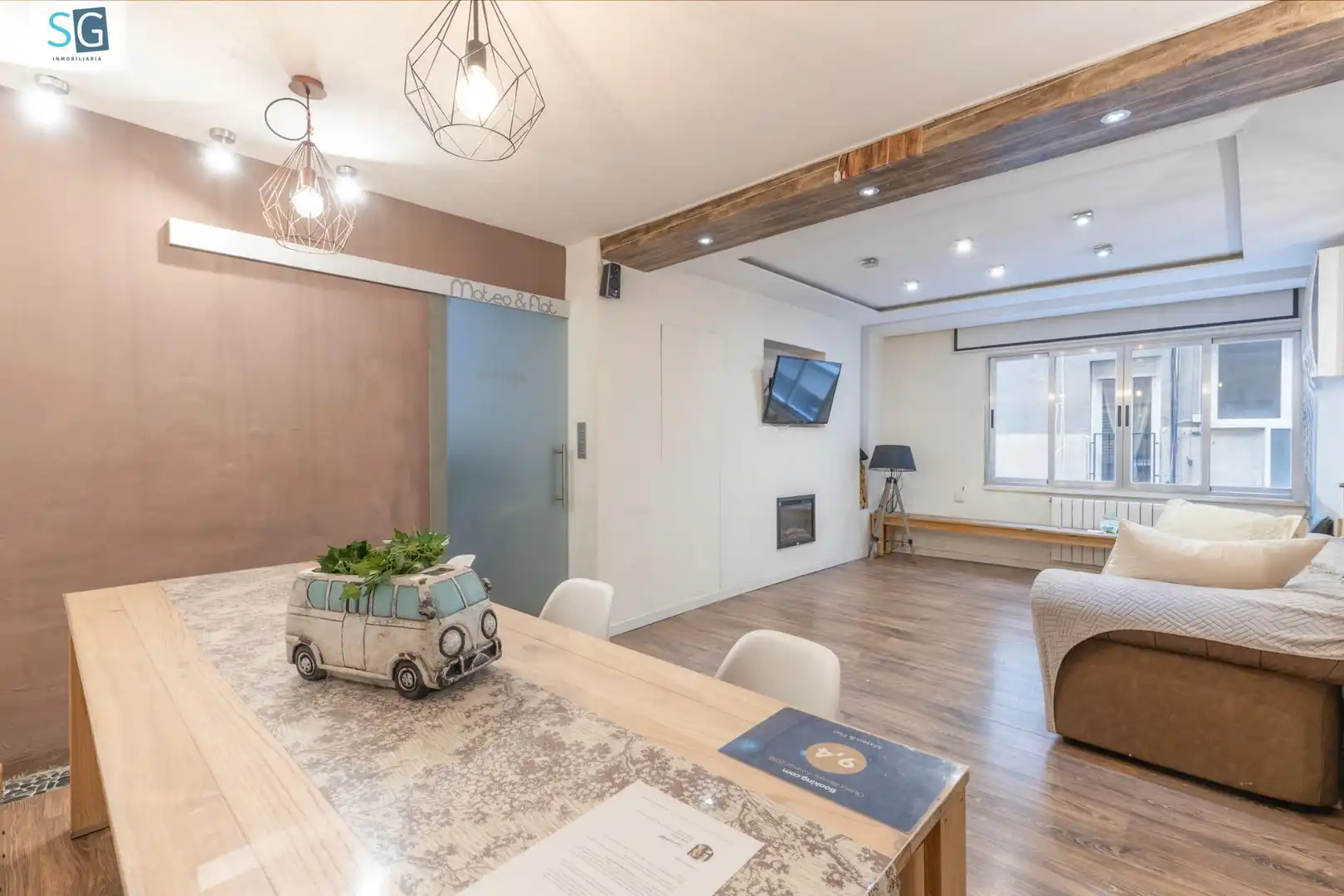 Flat for sale in  Granada Capital  with Air Conditioner, Heating and Balcony