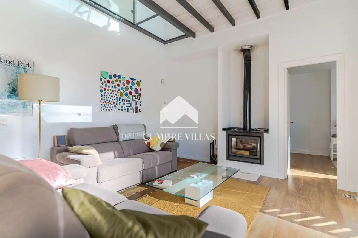 Sala d'estar de Casa o xalet en venda en La Herradura