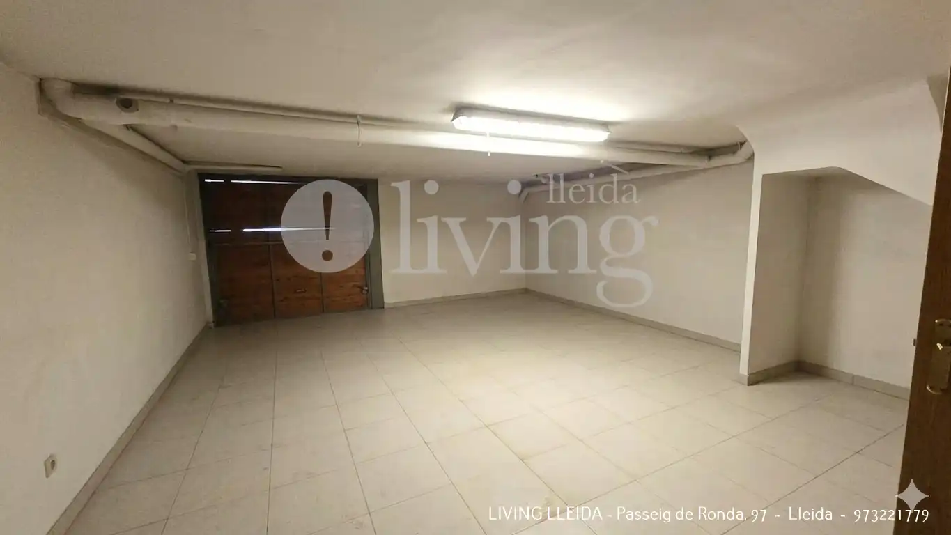 Einfamilien-Reihenhaus zur Miete in Lleida mit Klimaanlage, Heizung und Privatgarten
