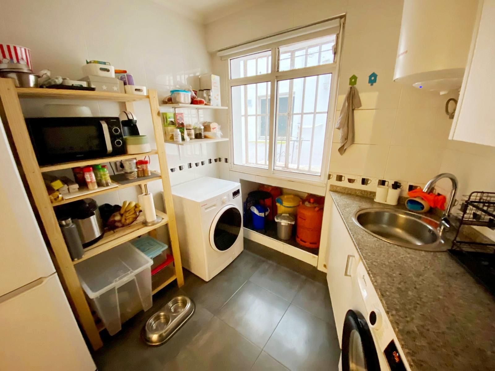 Cuina de Pis en venda en Gijón  amb Parquet
