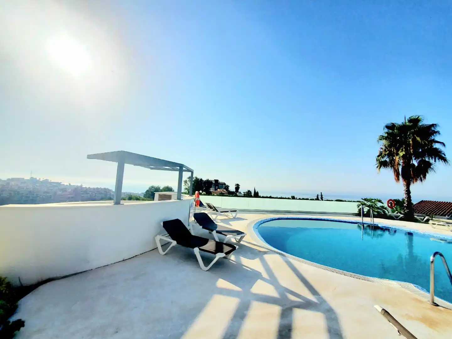 Piscina de Apartament en venda en Fuengirola amb Aire condicionat, Calefacció i Terrassa