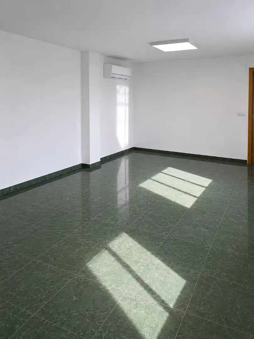Casa adosada en venta en Chiva con Aire acondicionado, Terraza y Amueblado