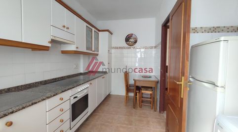 Foto 2 de Piso en venta en Alto del Castaño, Narón