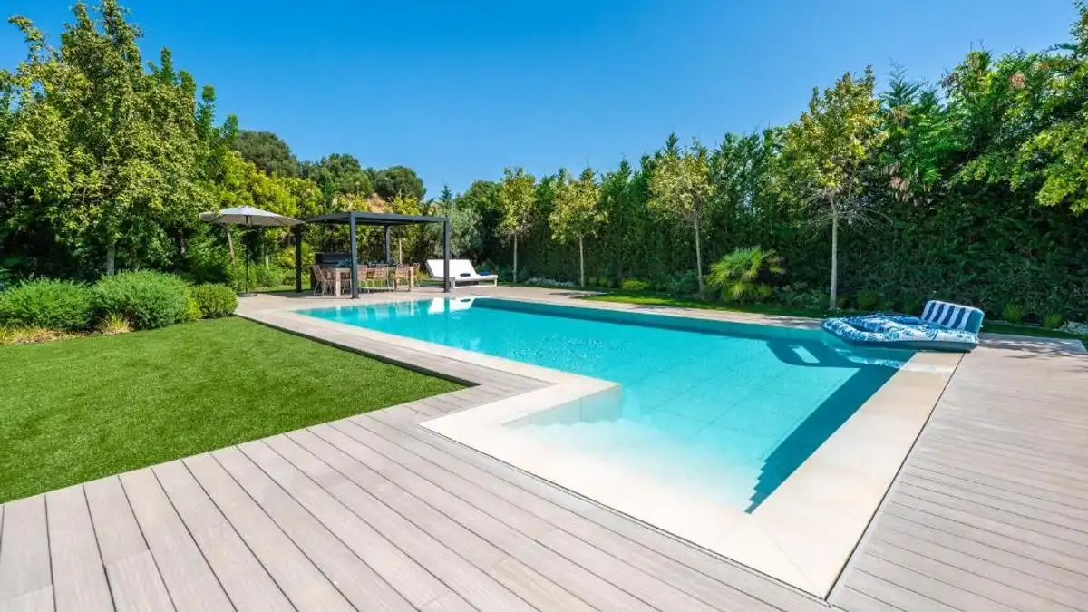 Piscina de Casa o xalet en venda en Estepona amb Aire condicionat, Calefacció i Jardí privat