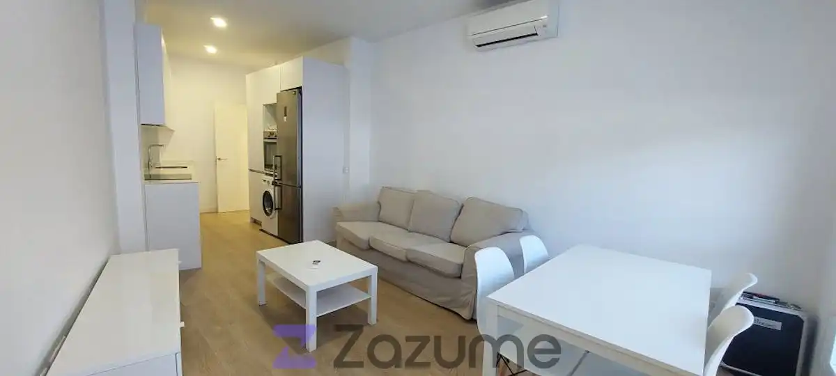 Sala d'estar de Pis de lloguer en San Sebastián de los Reyes amb Aire condicionat, Parquet i Moblat