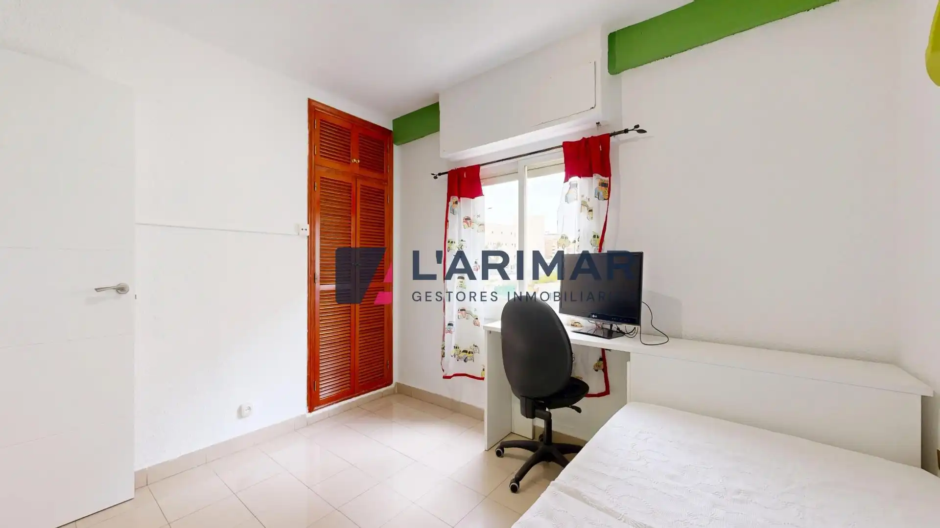 Habitación de Piso en venta en Alicante / Alacant con Amueblado y Piscina comunitaria