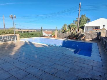 Villa con piscina in vendita a Castilblanco de los Arroyos
