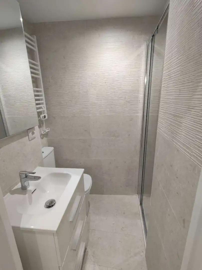 Baño de Piso en venta en Madrid con Aire acondicionado, Calefacción y Amueblado
