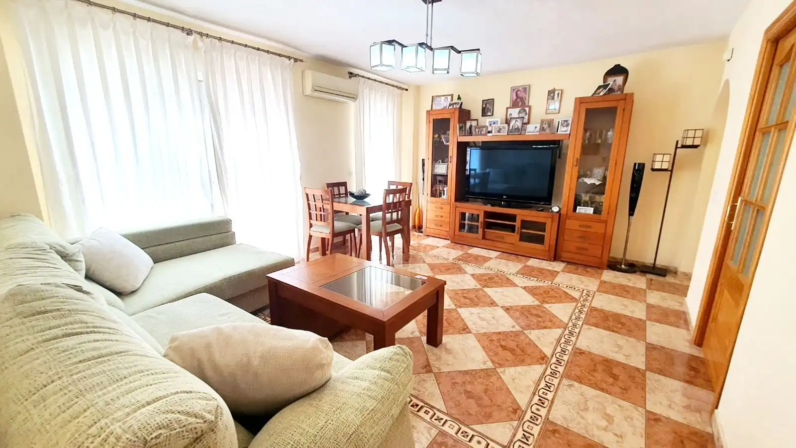 Sala d'estar de Apartament en venda en Alhaurín El Grande amb Moblat, Forn i Rentadora