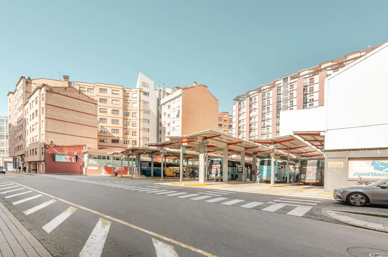 Vista exterior de Local en traspaso en Gijón  con Aire acondicionado
