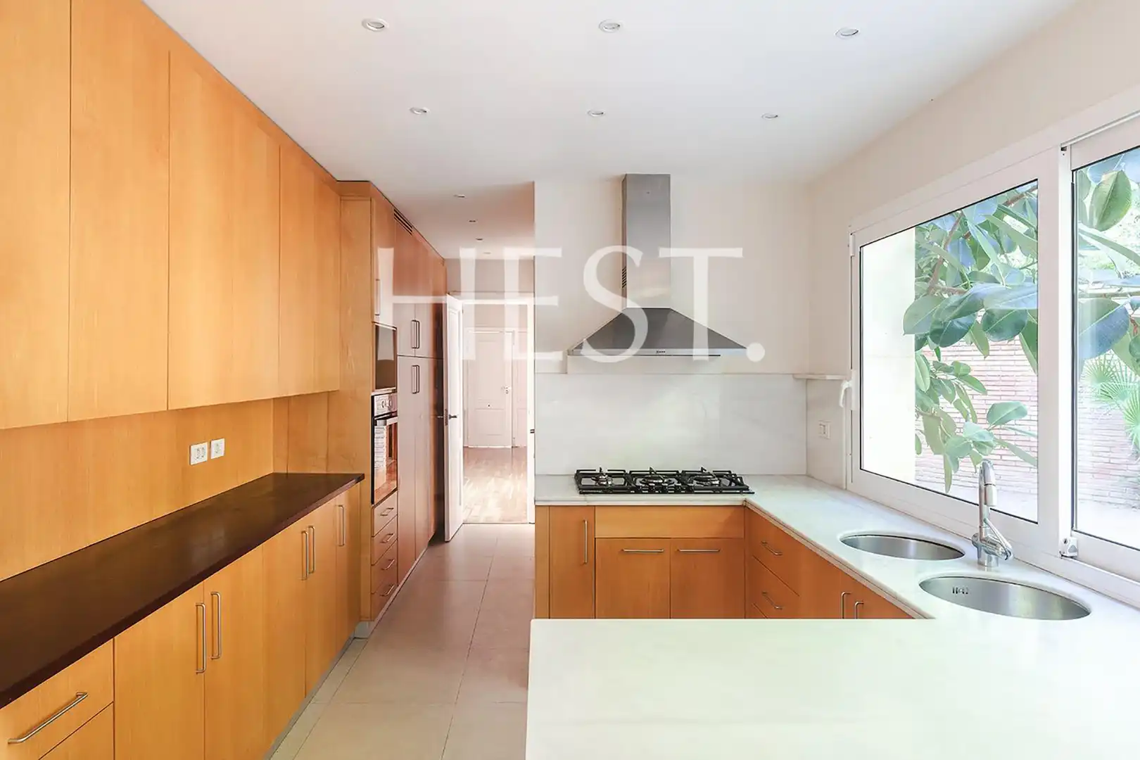Cocina de Casa o chalet de alquiler en Barcelona con Aire acondicionado, Calefacción y Jardín privado