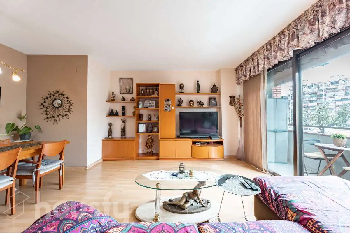 Sala de estar de Piso en venta en Barcelona con Aire acondicionado, Calefacción y Amueblado