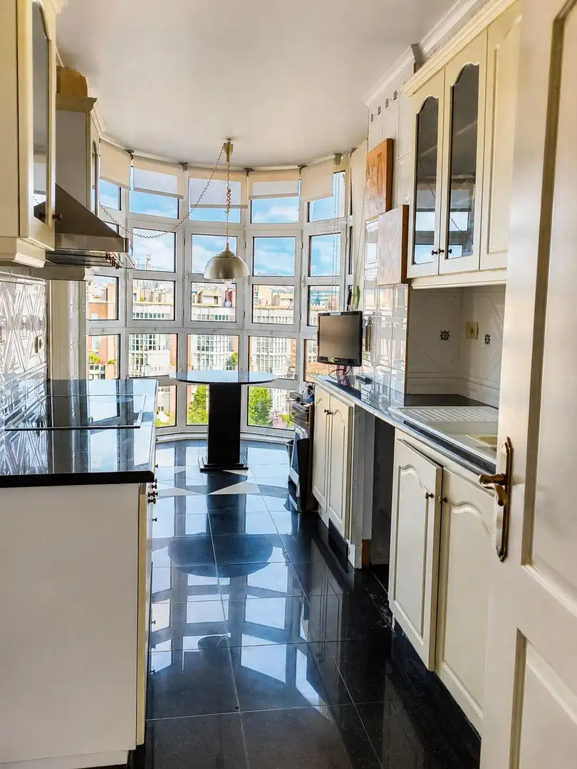 Cocina de Piso en venta en Barcelona con Jardín privado y Parquet