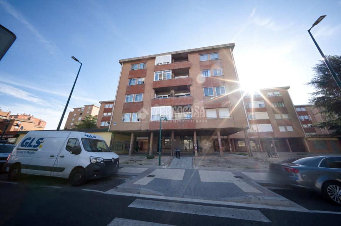 Vista exterior de Piso en venta en Valladolid Capital con Calefacción y Balcón