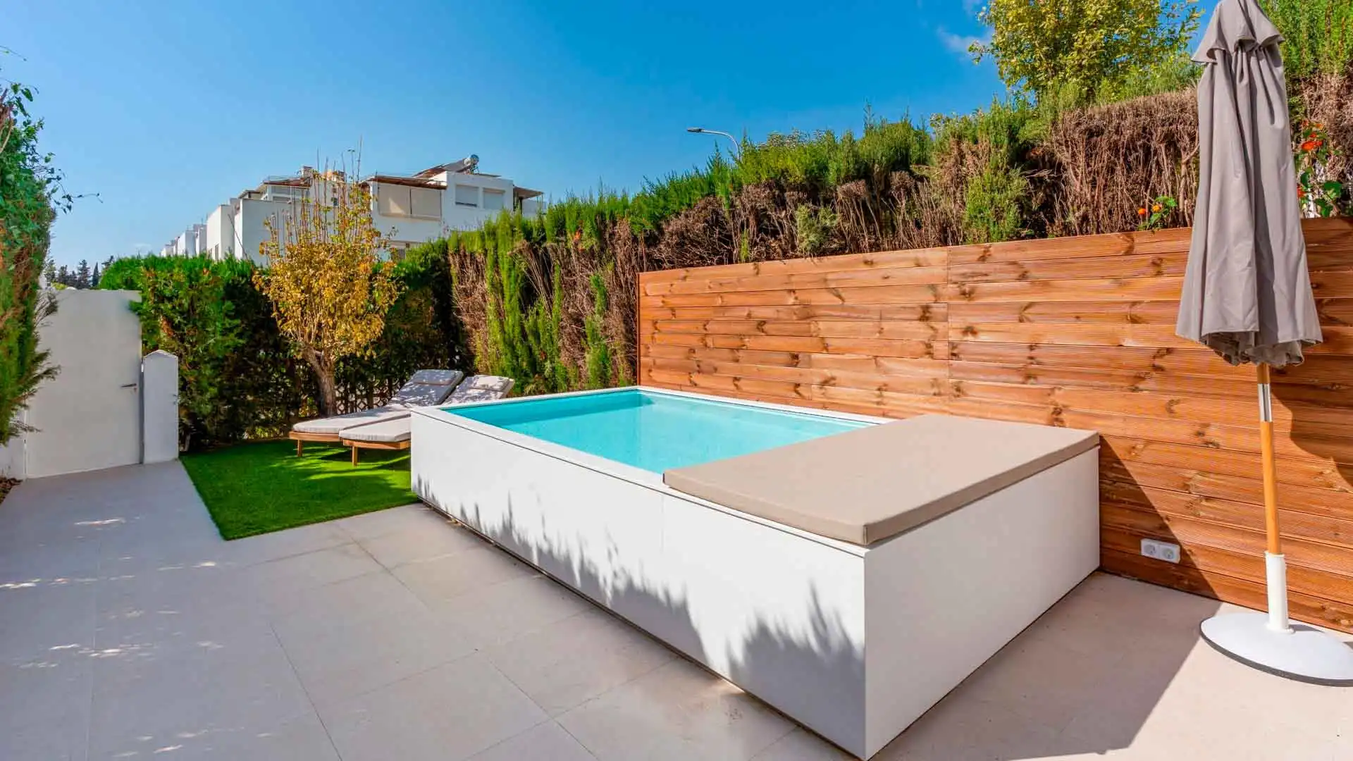 Adossat amb piscina en venda a Milla de Oro, imagen 7
