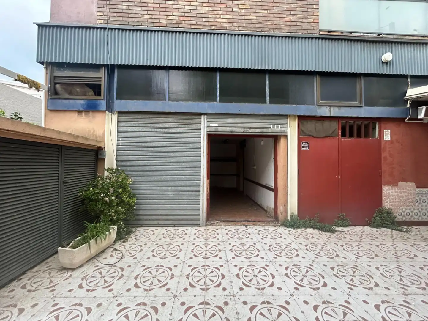 Vista exterior de Local en venta en Calafell
