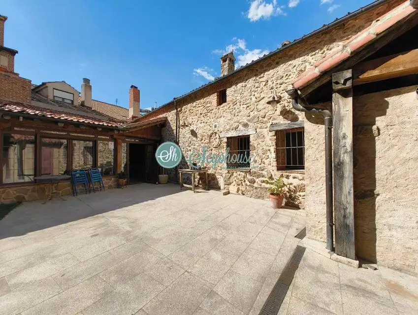 Vista exterior de Casa o xalet en venda en Espirdo amb Calefacció