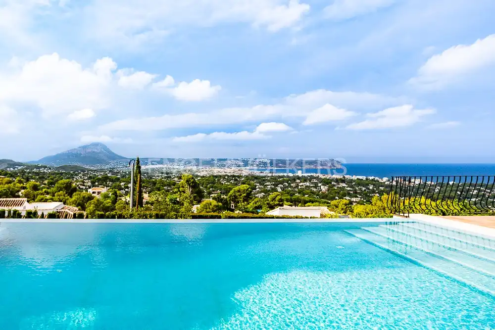 Vista exterior de Finca rústica en venda en Jávea / Xàbia amb Calefacció, Jardí privat i Piscina