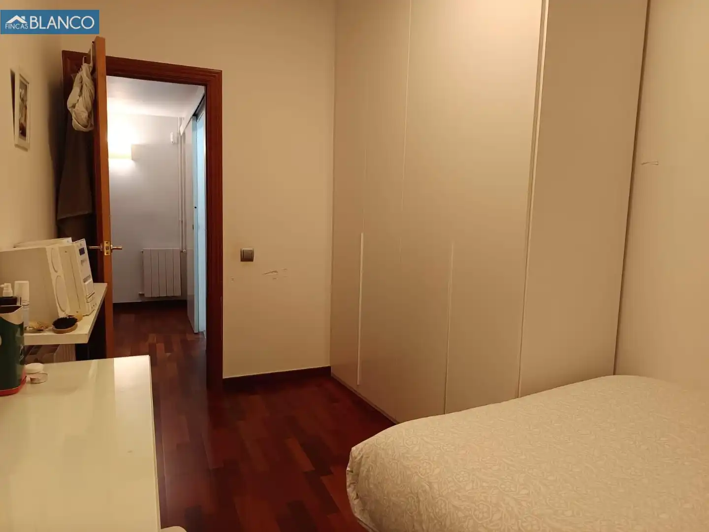 Habitación de Piso en venta en L'Hospitalet de Llobregat con Aire acondicionado, Calefacción y Parquet