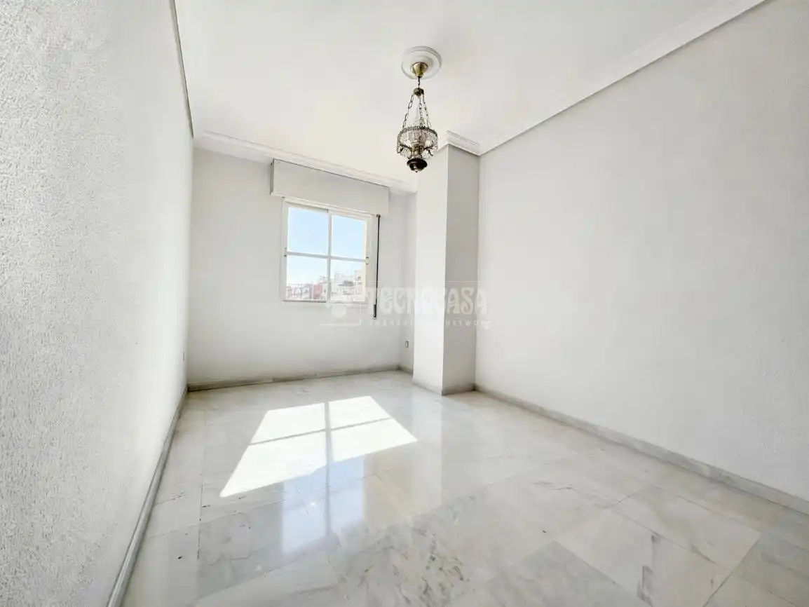 Habitación de Piso en venta en Sevilla con Aire acondicionado, Calefacción y Terraza