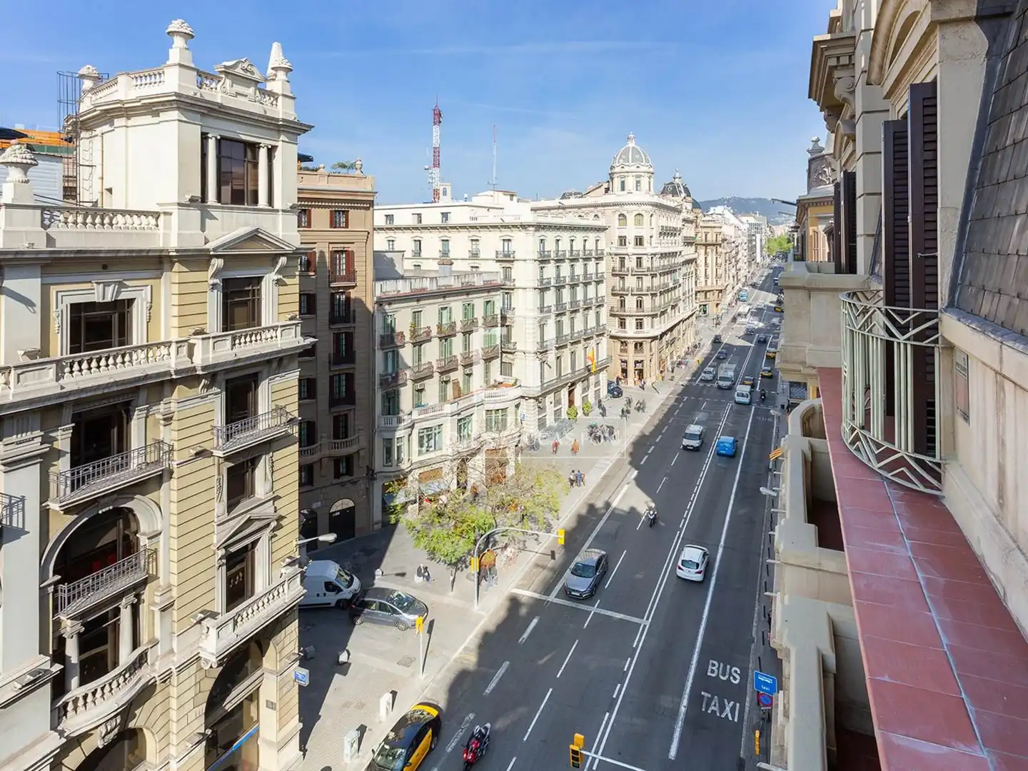 Exterior view of Flat for sale in Barcelona  with Air Conditioner, Terrace and Furnished