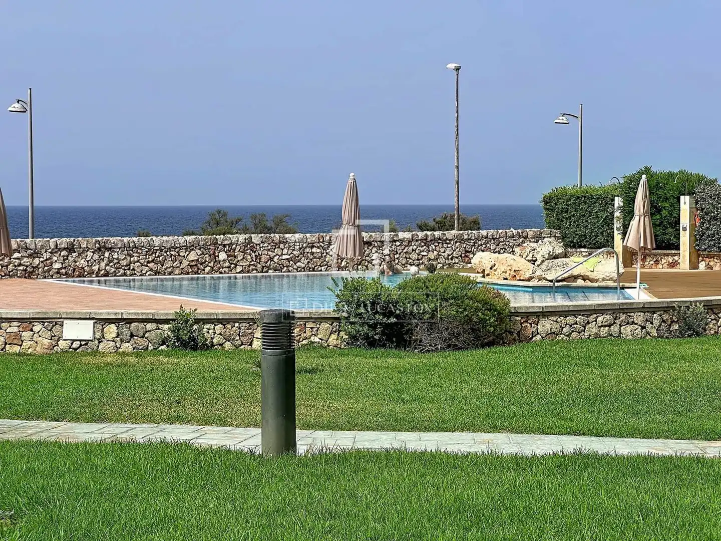 Schwimmbecken von Wohnung zur Miete in Ciutadella de Menorca mit Klimaanlage, Heizung und Privatgarten