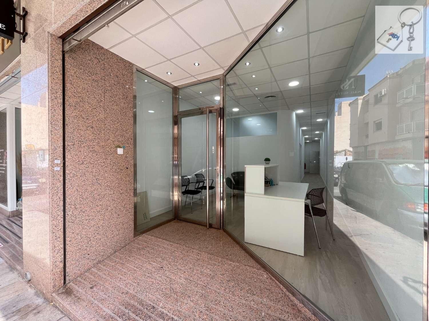 Premises for sale in Torrevieja  with Air Conditioner and Furnished