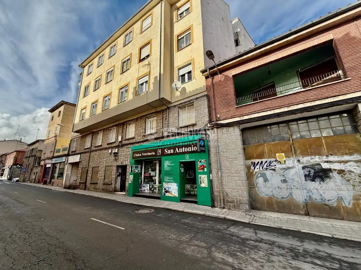 Vista exterior de Pis en venda en Ávila