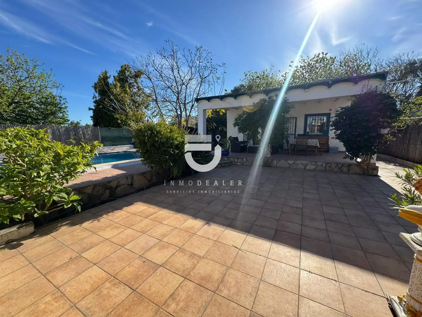 Vista exterior de Casa o chalet en venta en Daimús con Jardín privado, Terraza y Piscina
