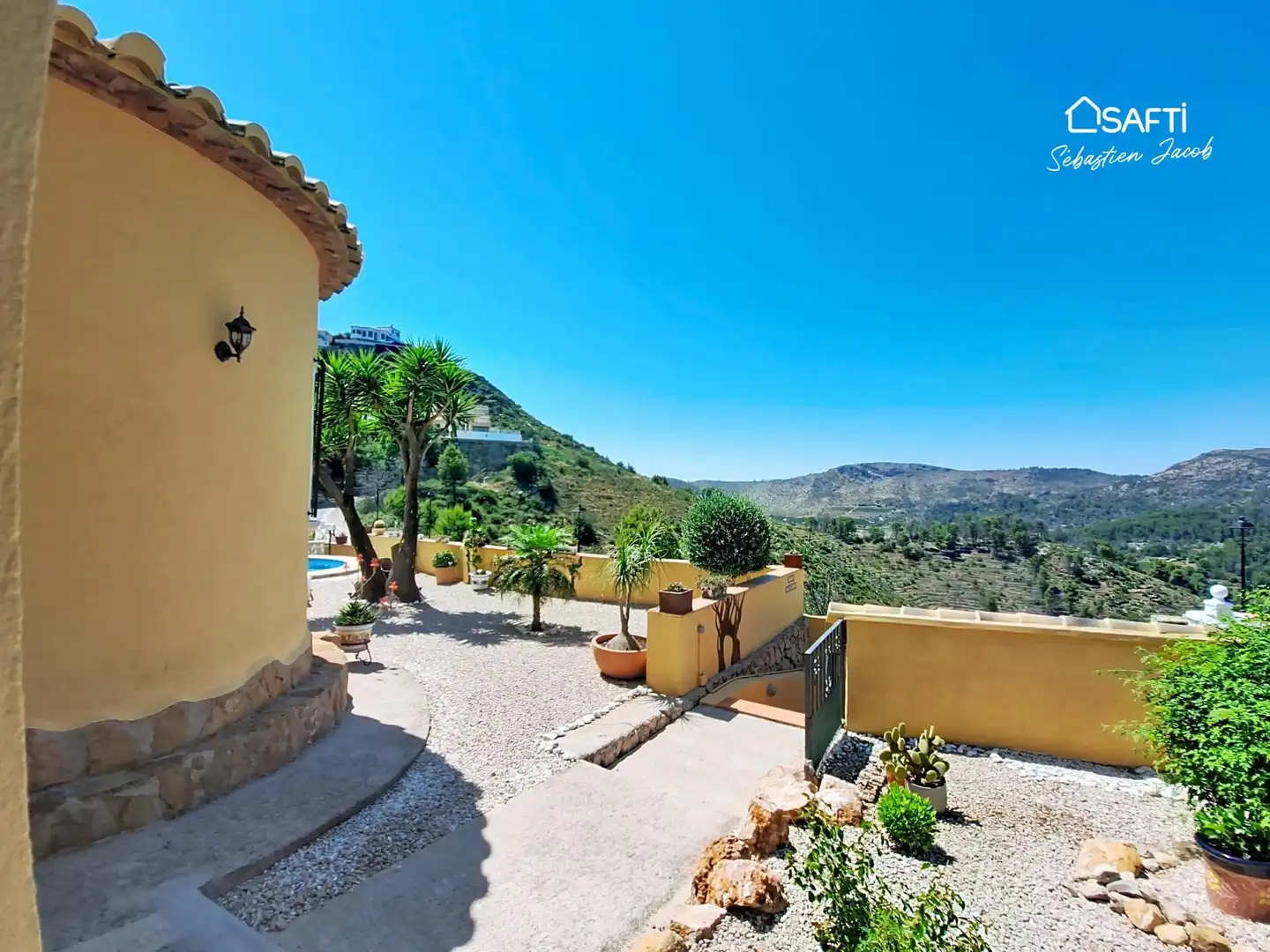 Vista exterior de Casa o xalet en venda en Ador amb Terrassa i Piscina