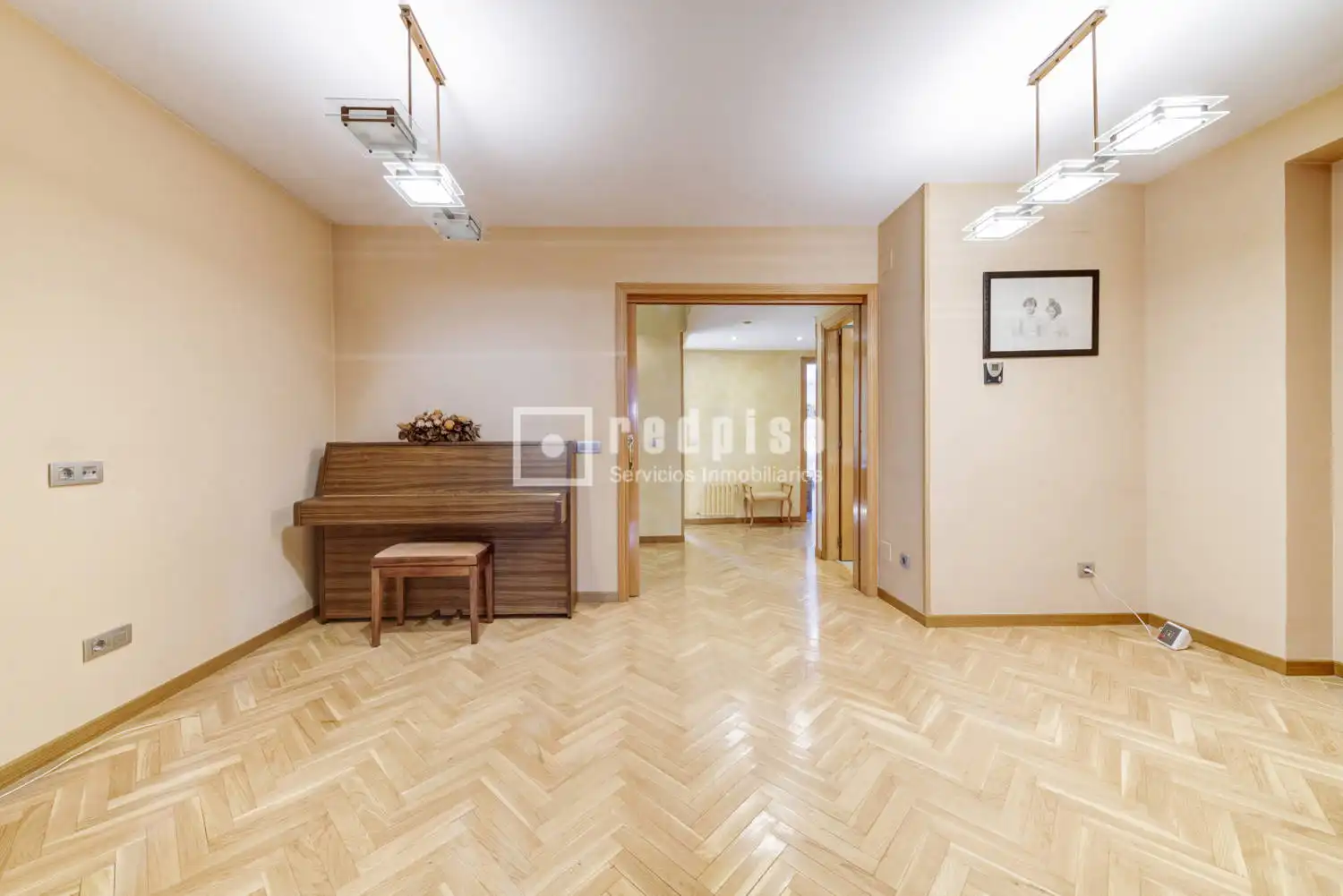 Living room of Flat for sale in Pozuelo de Alarcón  with Heating, Private garden and Parquet flooring