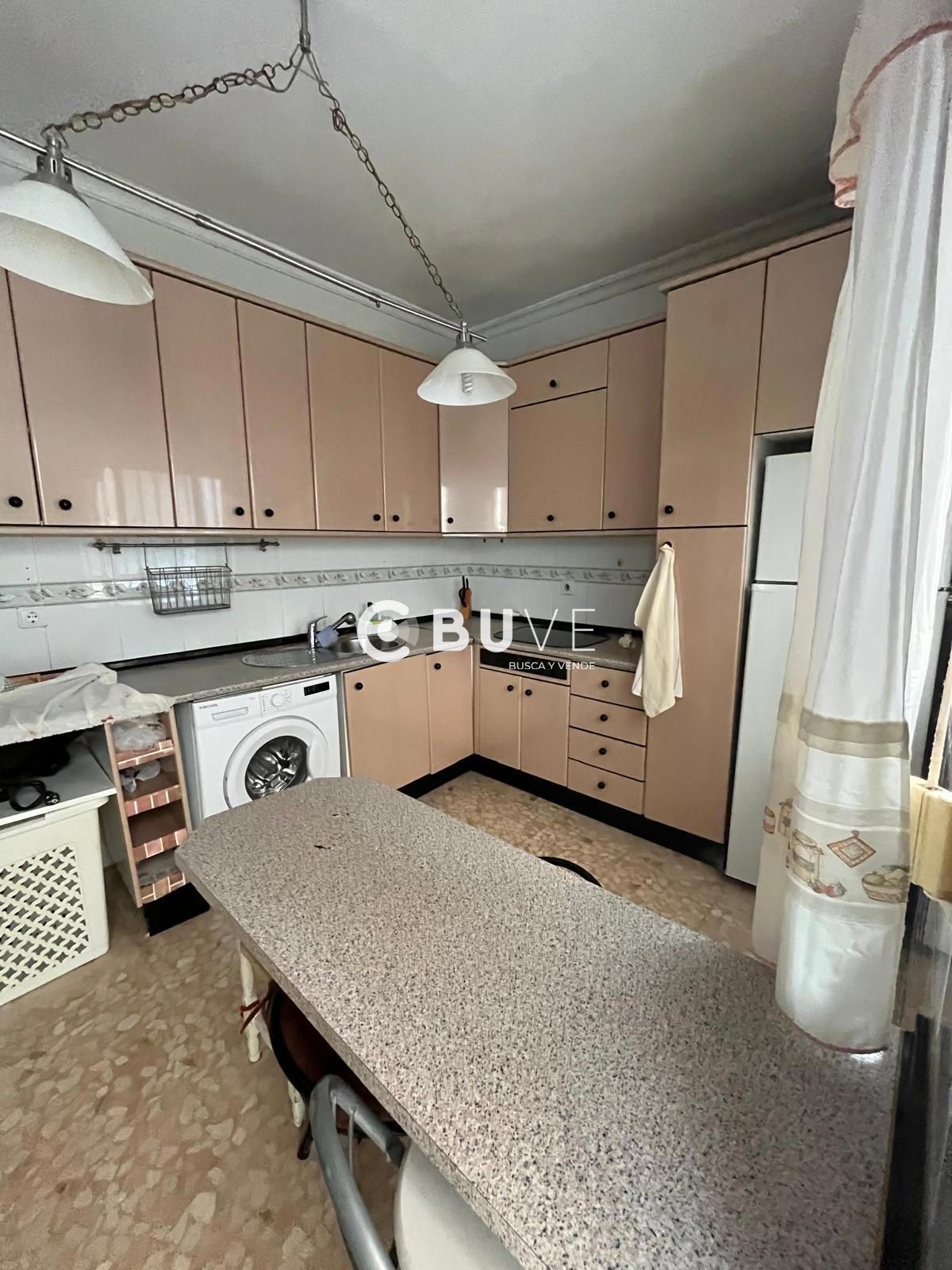 Cocina de Casa adosada en venta en La Rinconada con Aire acondicionado, Calefacción y Trastero