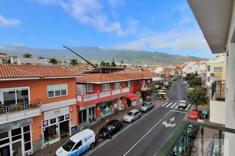Vista exterior de Piso de alquiler en Los Realejos con Terraza, Amueblado y Balcón