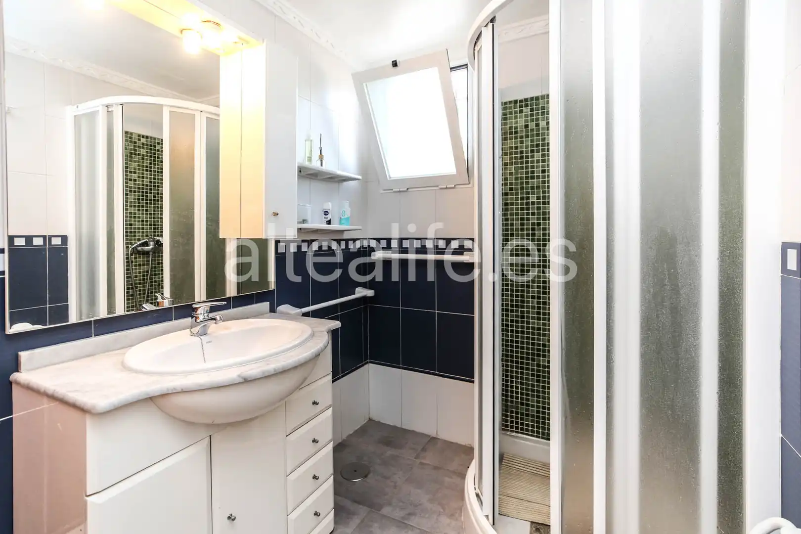 Bany de Casa o xalet en venda en La Nucia amb Aire condicionat, Jardí privat i Terrassa