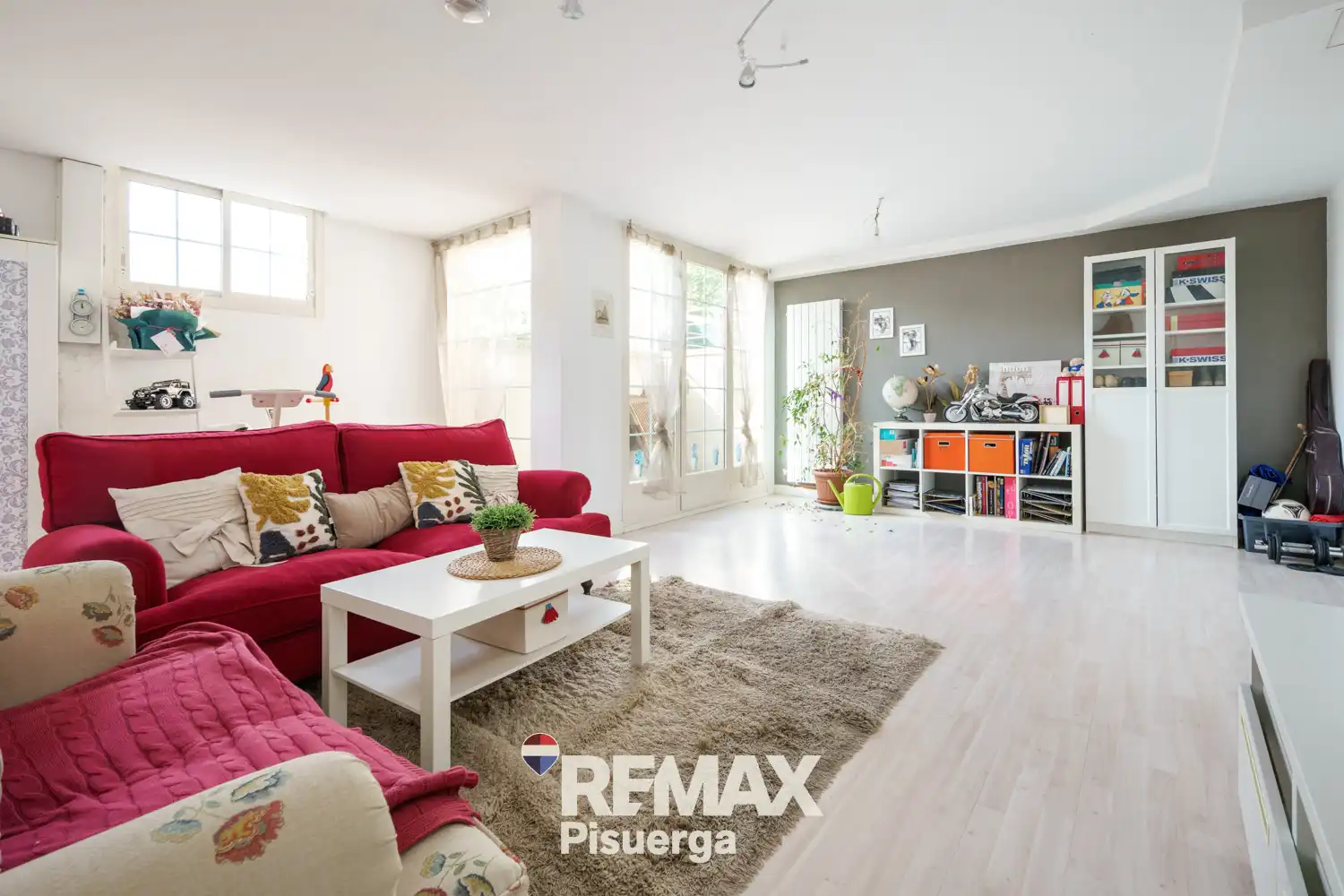 Sala d'estar de Casa o xalet en venda en Valladolid amb Aire condicionat, Calefacció i Jardí privat