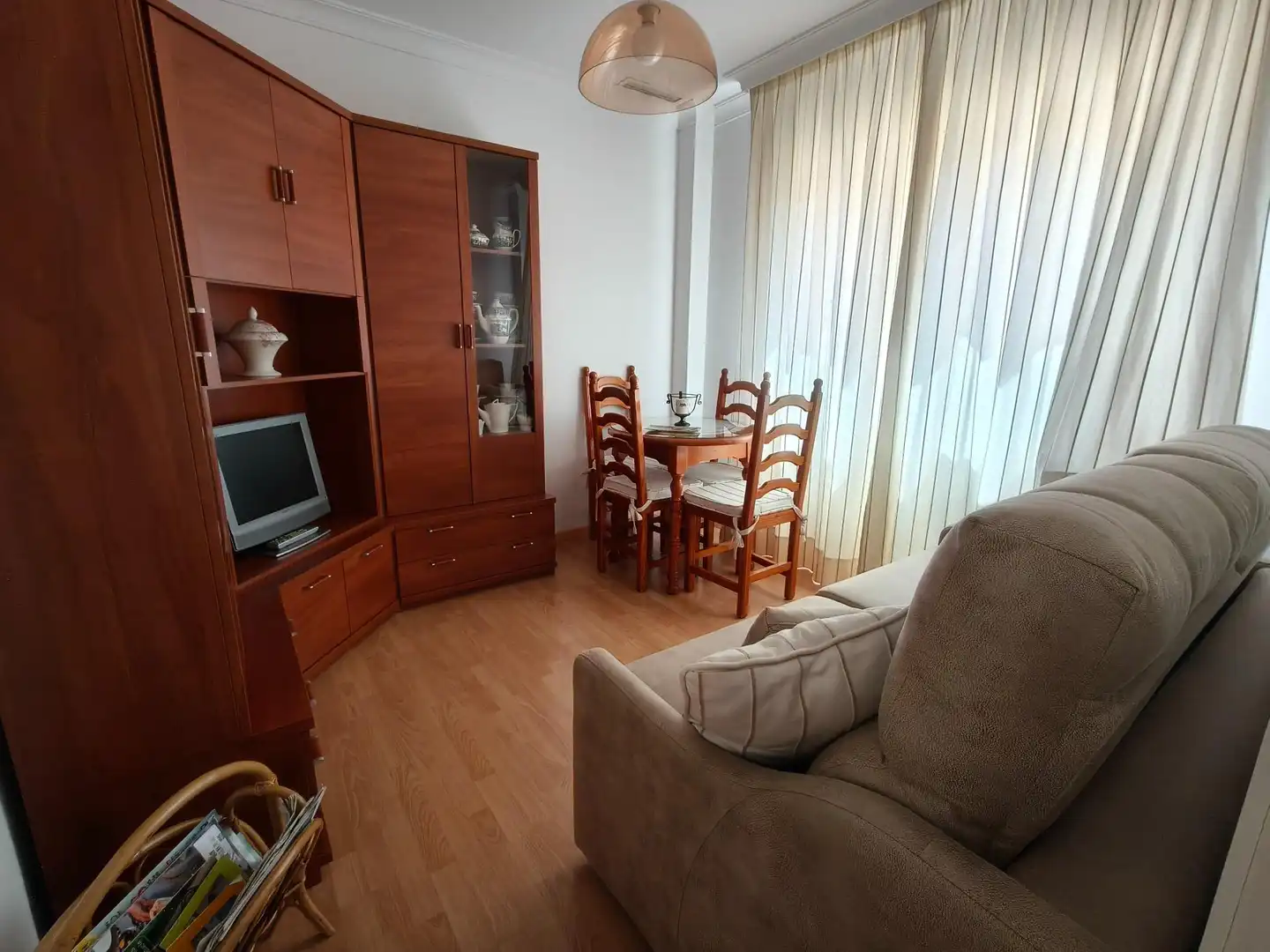 Sala d'estar de Casa adosada en venda en Puerto Real amb Aire condicionat, Calefacció i Jardí privat