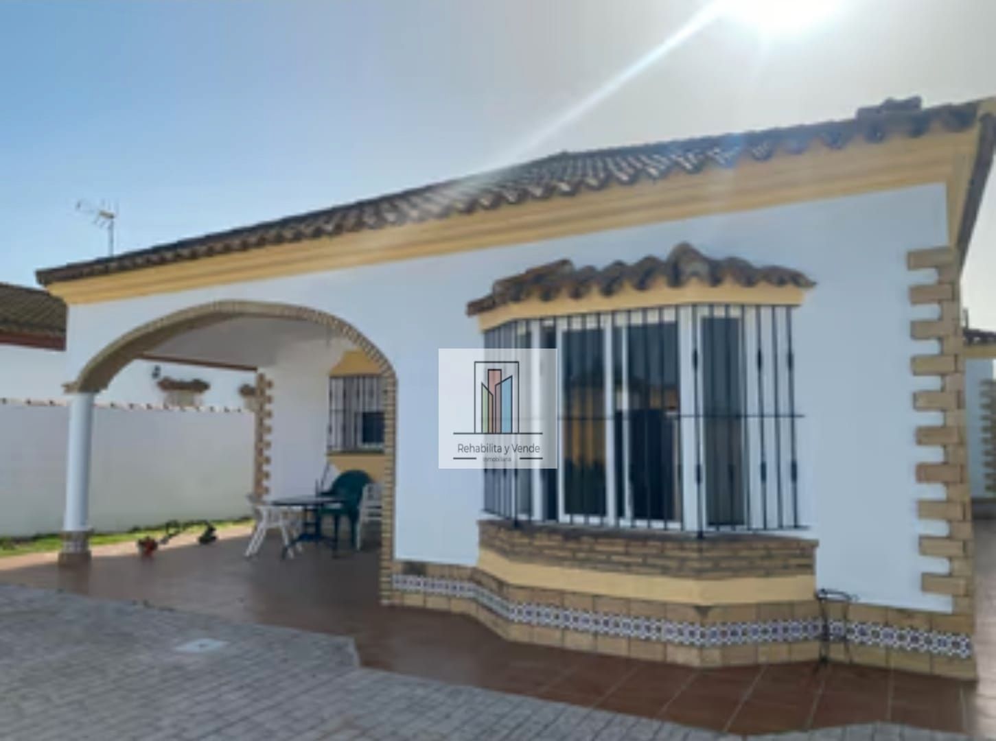 Vista exterior de Casa o chalet en venta en Chiclana de la Frontera con Jardín privado y Terraza