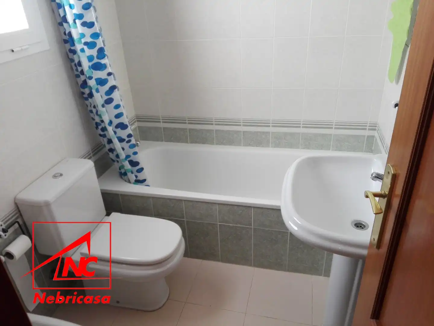 Badezimmer von Wohnung zur Miete in Rota mit Terrasse, Schwimmbad und Möbliert