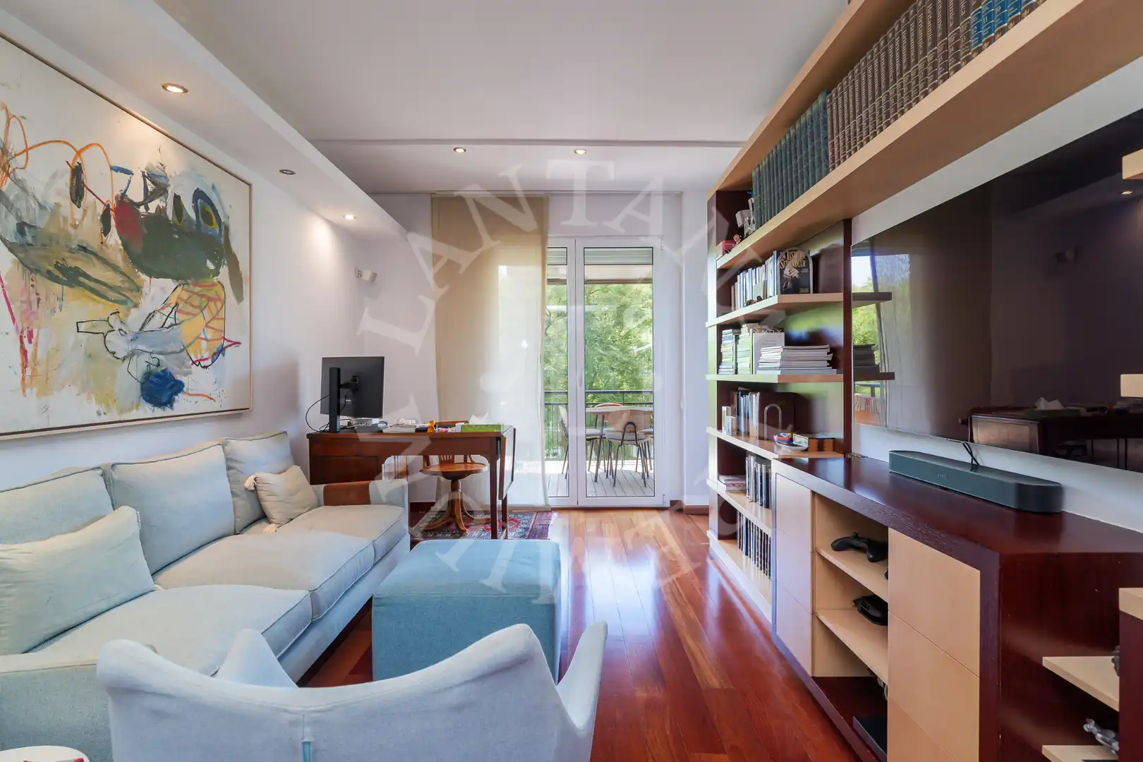 Sala d'estar de Pis en venda en Barcelona amb Aire condicionat, Calefacció i Parquet
