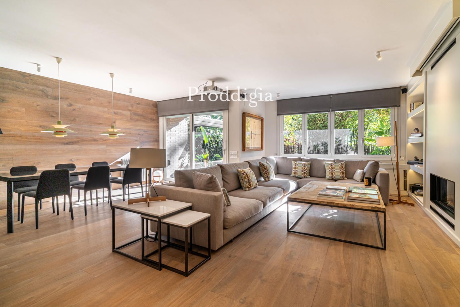 Living room of Single-family semi-detached for sale in Sant Cugat del Vallès  with Air Conditioner, Heating and Terrace