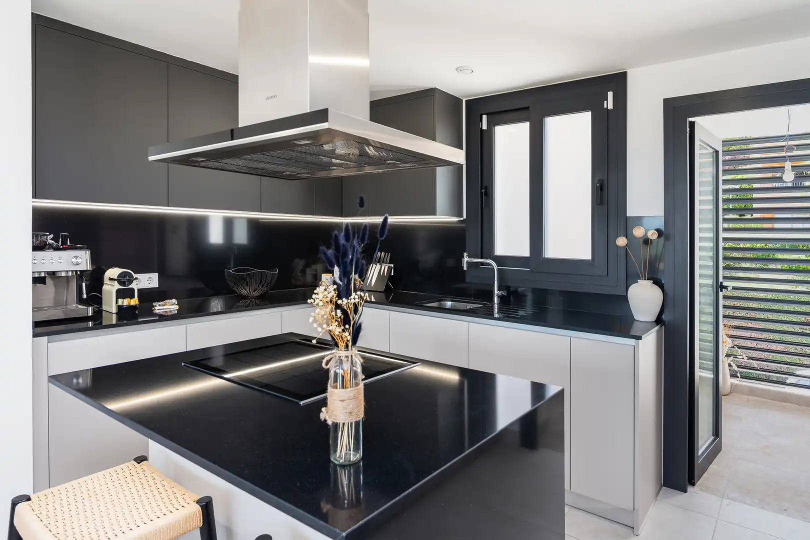 Penthouse with balcony for sale in Estepona Pueblo, imagen 11