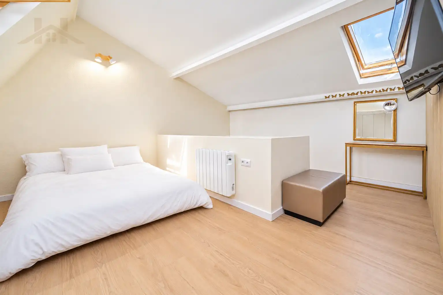 Schlafzimmer von Einfamilien-Reihenhaus zum Verkauf in Las Rozas de Madrid