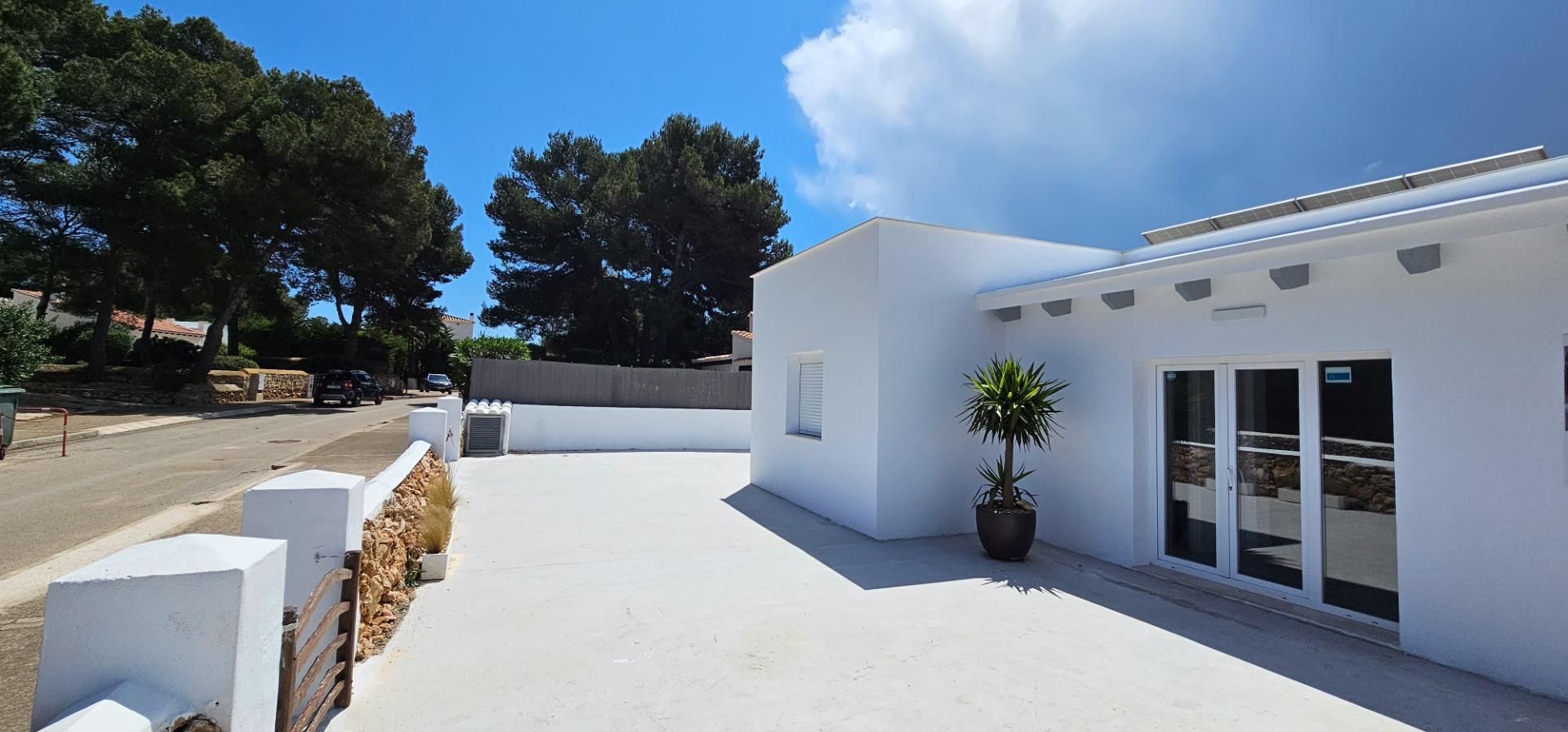 Vista exterior de Casa o xalet en venda en Es Mercadal amb Aire condicionat, Calefacció i Jardí privat