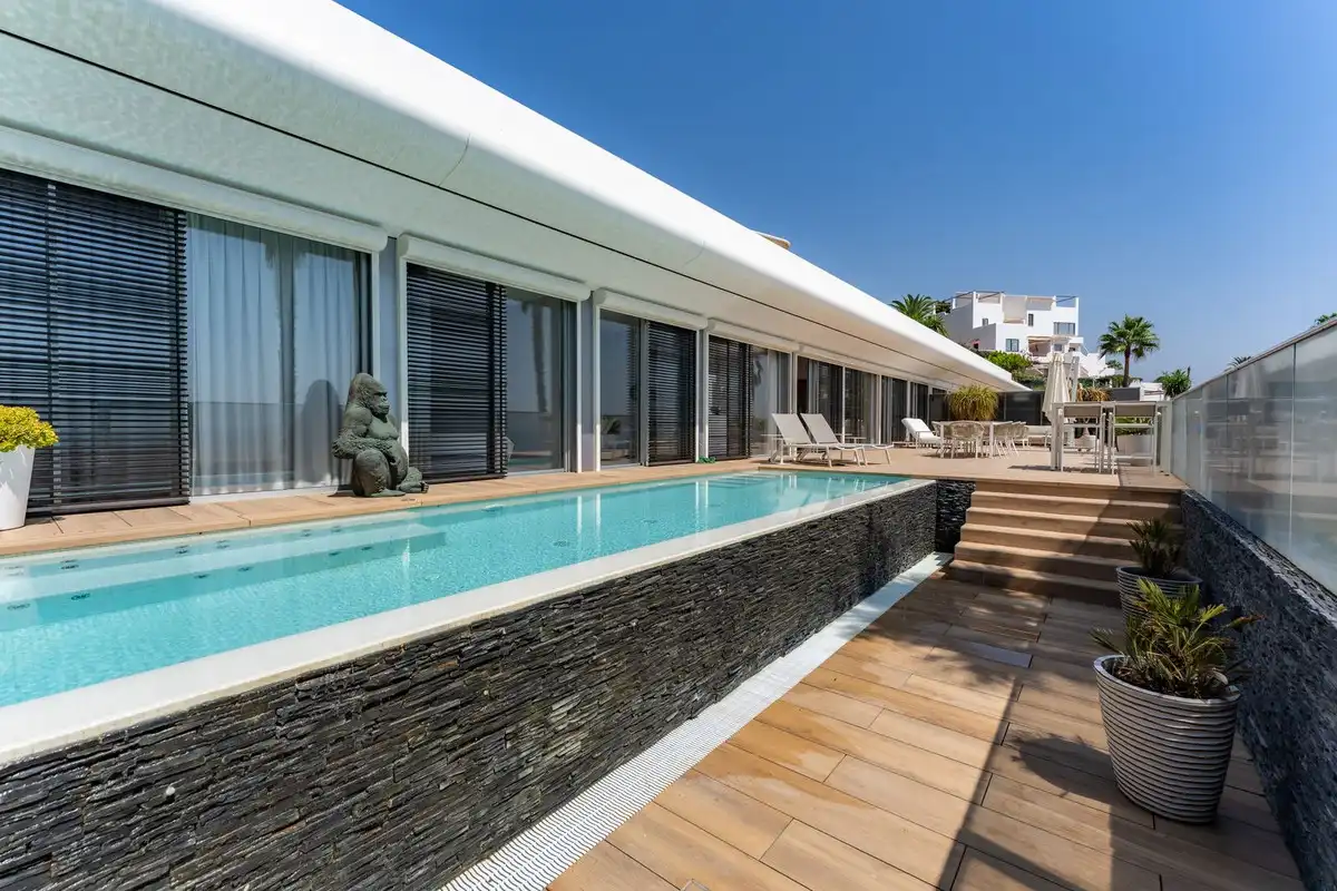 Terrassa de Casa adosada de lloguer en Estepona amb Aire condicionat, Traster i Piscina