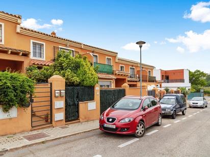 Exterior view of Single-family semi-detached for sale in Málaga Capital  with Terrace, Oven and Washing machine